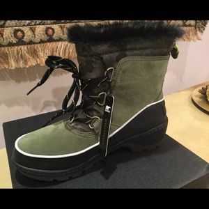 NWT/NIB Sorel Camo Tivolli III